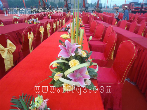 花卉布置 慶典現(xiàn)場花卉布置 會議綠植布展 婚慶花卉布置 演講臺鮮花 會議花卉布置